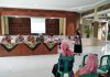 Kepala Disbudpar Kudus Mutrikah saat menjelaskan tentang relokasi Taman Menara kepada Pedagang Kaki Lima