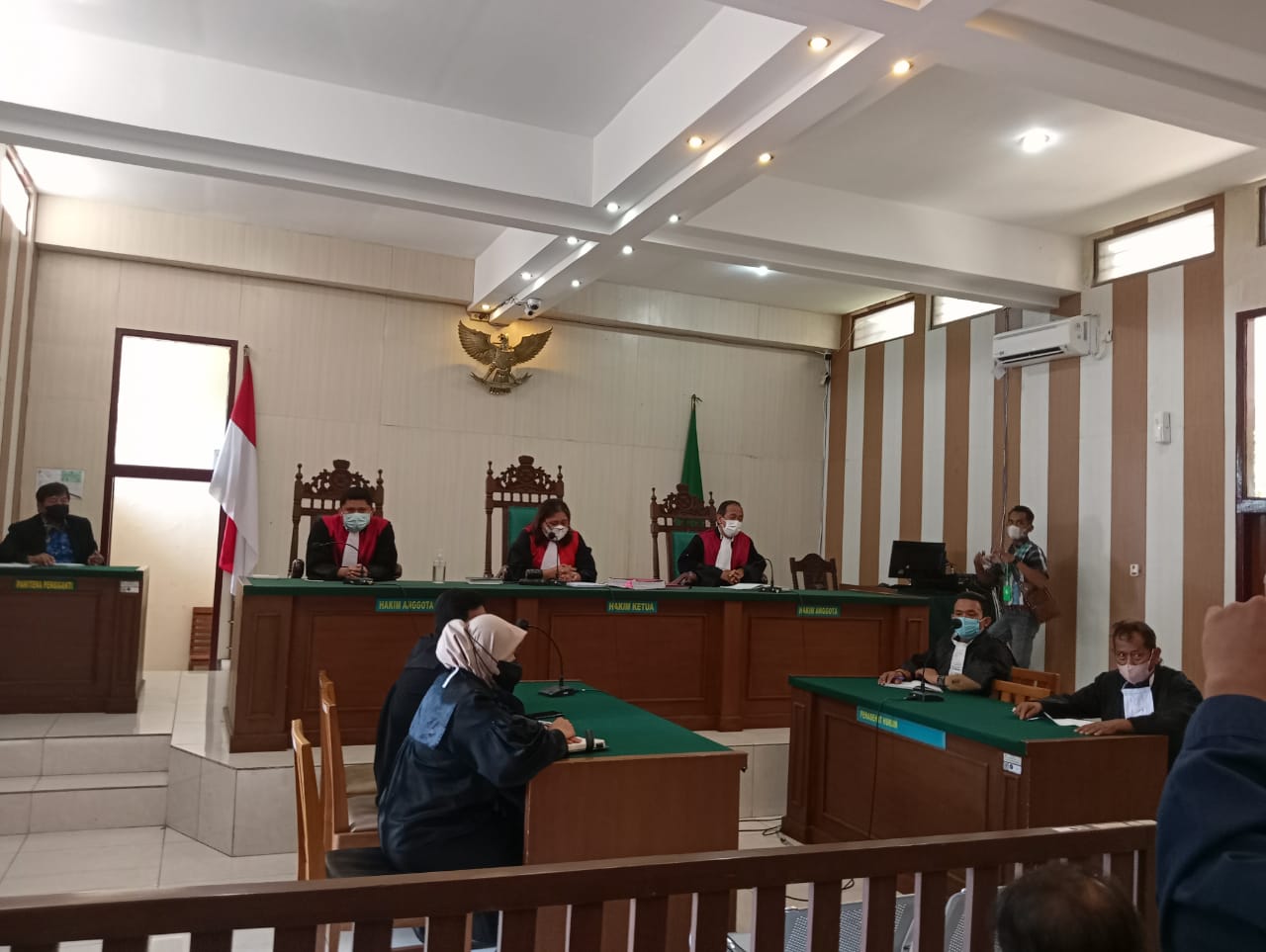 Berlangsung jalannya persidangan sidang putusan terdakwa RH