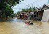 Banjir di Pasar Seleko, Glonggong Jln Jakenan-Gabus tak Bisa dilewati kendaraan