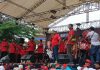 Ketua Dewan Pimpinan Cabang (DPC) Partai Demokrasi Indonesia Perjuangan (PDIP) Kabupaten Pati, Ali Badrudin (memakai topi putih saat acara senam bareng di Alun-alun Kecamatan Kayen, Minggu (13/11/2022)