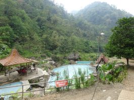 Salah satu tempat wisata yang ada di Rahtawu dan masuk dalam kategori desa wisata Kabupaten Kudus