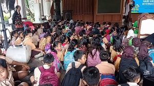 Ratusan pelajar mulai tingkat PAUD hingga SD meriahkan acara Hari Aksara Internasional (HAI) yang digelar di Pendopo Kabupaten Pati