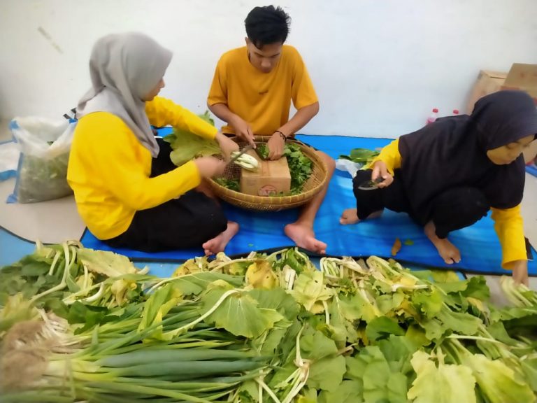 Mahasiswa UMKU Bantu Dapur Umum di Muktamar Muhammadiyah & Aisyiyah ke-48