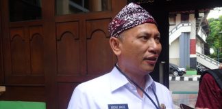 Kepala PKPLH Kudus Abdul Halil saat ditemui disela kesibukannya di Pendopo Kabupaten