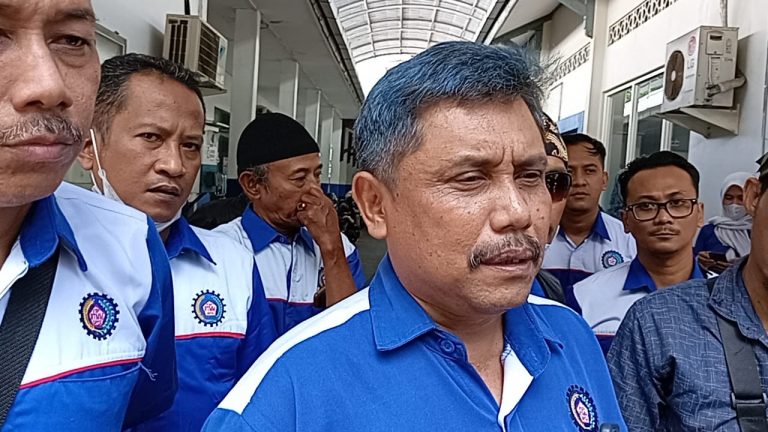 Buruh di Pati Tolak Besaran UMK 2023