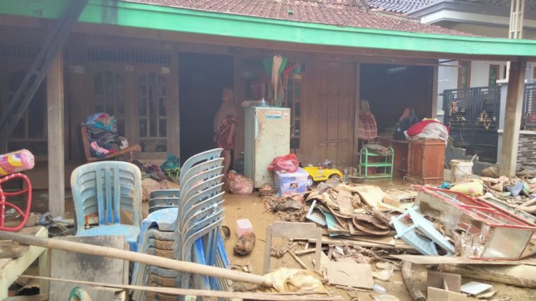 Banjir Bandang di Sinomwidodo: 1 Lansia Meninggal Dunia