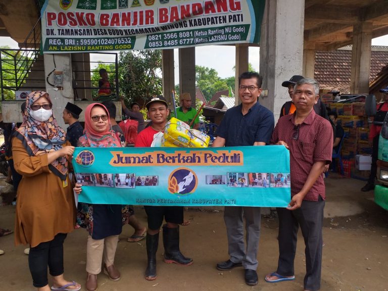 Keluarga Besar BPN Pati Salurkan Bantuan ke Korban Banjir Desa Godo