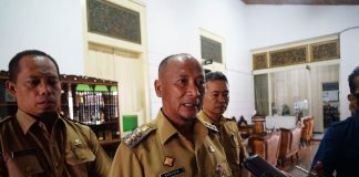 Penjabat (Pj) Bupati Pati Henggar Budi Anggoro usai rakor bersama dengan jajaran Forkopimda tentang penetapan status tanggap bencana