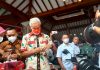 Gubernur Jawa Tengah Ganjar Pranowo saat memberi pengarahan Desa Antikorupsi di Pendopo Kabupaten Pati, Rabu (7/12/2022)