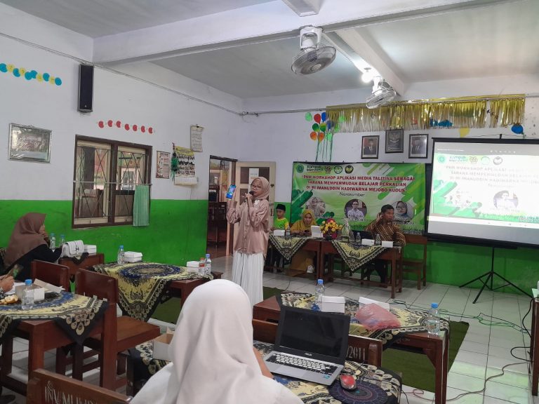 Implementasi Tri Dharma Perguruan Tinggi, Team Pengabdian UNISNU Jepara dan UNNES Selenggarakan Workshop Berbasis Aplikasi Media Talitina