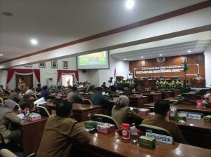 Rapat Paripurna DPRD tentang Raperda Pengembangan Pesantren