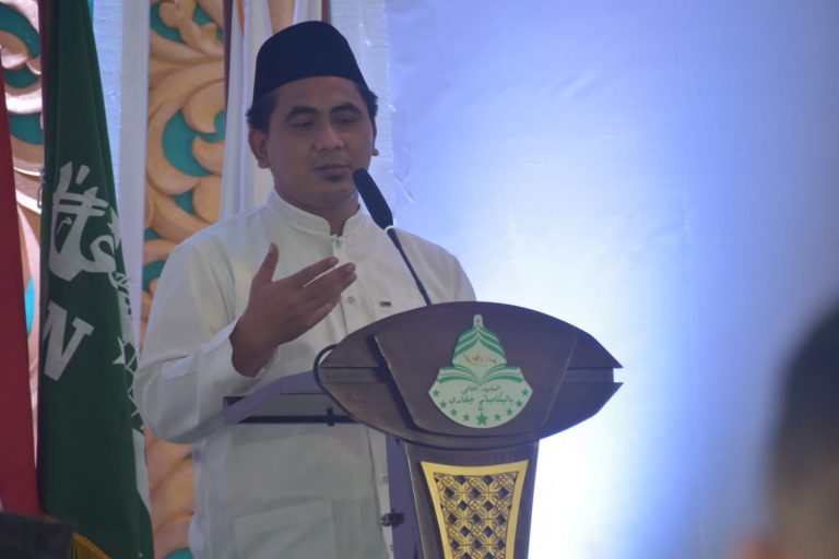 Taj Yasin Hadiri Wisuda ke-1 Ma’had Aly Ponpes Roudlotul Mubtadiin