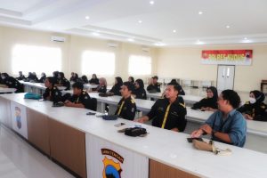 Mahasiswa Prodi Komunikasi dan Penyiaran Islam IAIN Kudus menggelar kegiatan observasi di Polres Kudus