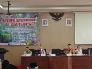 Anggota Komisi B DPRD Pati, Nur Sukarno (kanan) saat mengikuti FGD di Ruang Penjawi Setda Pati, kemarin
