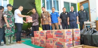PT Pura Group berikan bantuan sembako di posko Desa Jati Wetan Kudus