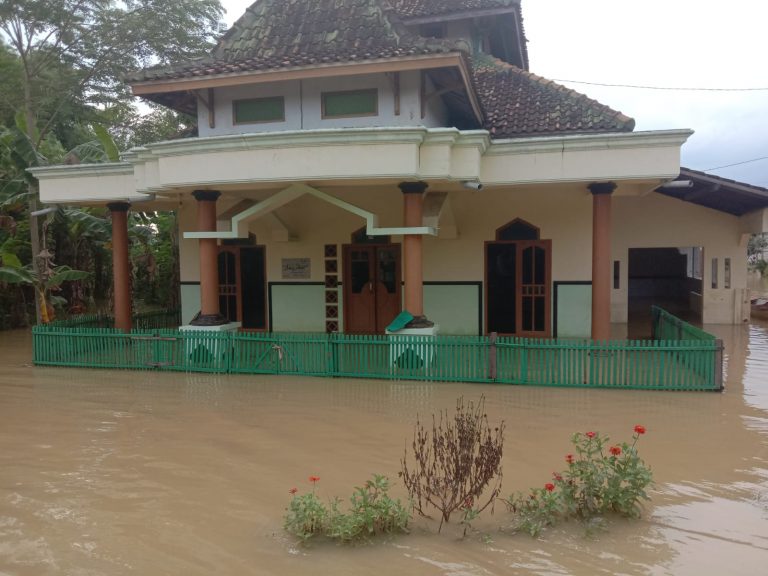 Masuk Pekan Ketiga Banjir Masih Rendam Puluhan Desa di Pati