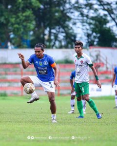 Ilustrasi: pemain Persiku saat sedang merebut bola