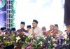 Foto: Wakil Gubernur Jawa Tengah Taj Yasin Maimoen bersama Bupati Kudus Hartopo saat mengikuti Harlah ke-97 Madrasah TBS