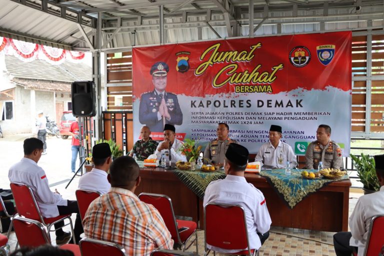 Warga Kedungwaru Kidul Keluhkan Jalan Rusak ke Kapolres Demak