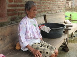 Rabinah, nenek renta warga Banjarsari, Gabus yang diusulkan penerima Bansos