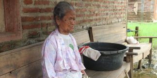 Rabinah, nenek renta warga Banjarsari, Gabus yang diusulkan penerima Bansos