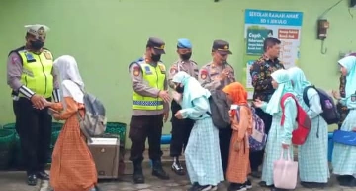 Kapolsek Jekulo Kudus Himbau Orang Tua Perhatikan Anak Setelah Pulang Sekolah