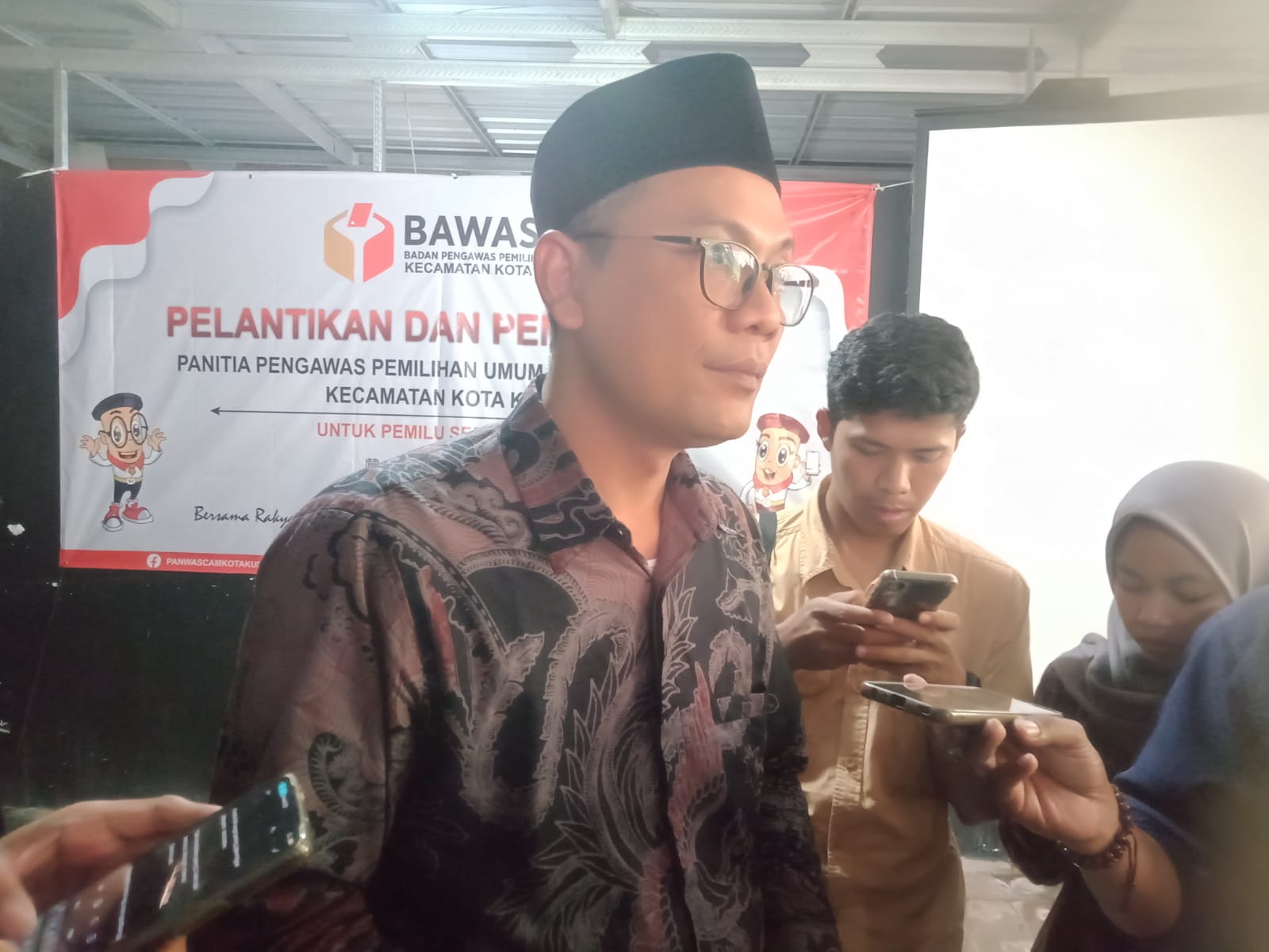 Foto: Ketua Bawaslu Kudus Moh Wahibul Minan saat ditemui disela kesibukannya