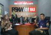 Foto: Bupati Demak Eisti'anah dan Sekda Demak Ahmad Sugiharto saat berada di Studio Radio Suara Kota Wali (RSKW) 104.8 FM