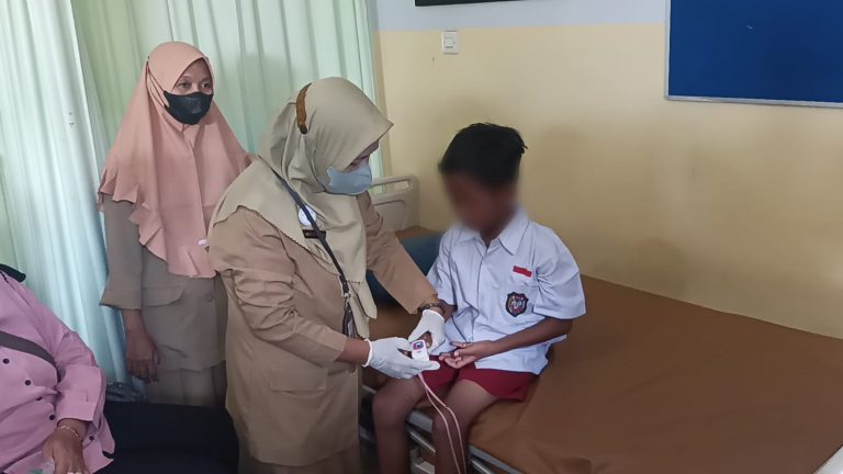 Puluhan Siswa SD di Kudus Keracunan Usai Santap Jajanan Pedagang di Sekolah