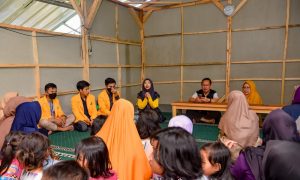 Foto: Relawan Mahasiswa Universitas Muhammadiyah Kudus saat membuka pelayanan kesehatan di Cianjur Jawa Barat (Istimewa)