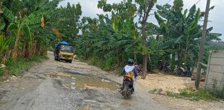 Salah satu penampakan jalan rusak di Sukolilo - Prawoto