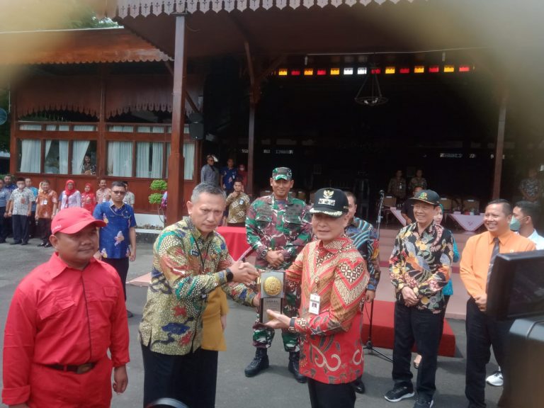 Raih Penghargaan Adipura, Kabupaten Kudus Gelar Kirab