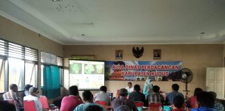 Foto: Disdag Kabupaten Kudus saat memberikan sosialisasi ke para pedagang