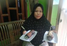Foto: Owner Getuk Gembul Desa Rahtawu Ana Fitriani saat ditemui di kediamannya