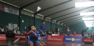 Foto: Anak-anak saat sedang mempertontonkan aksinya bermain Bulu Tangkis