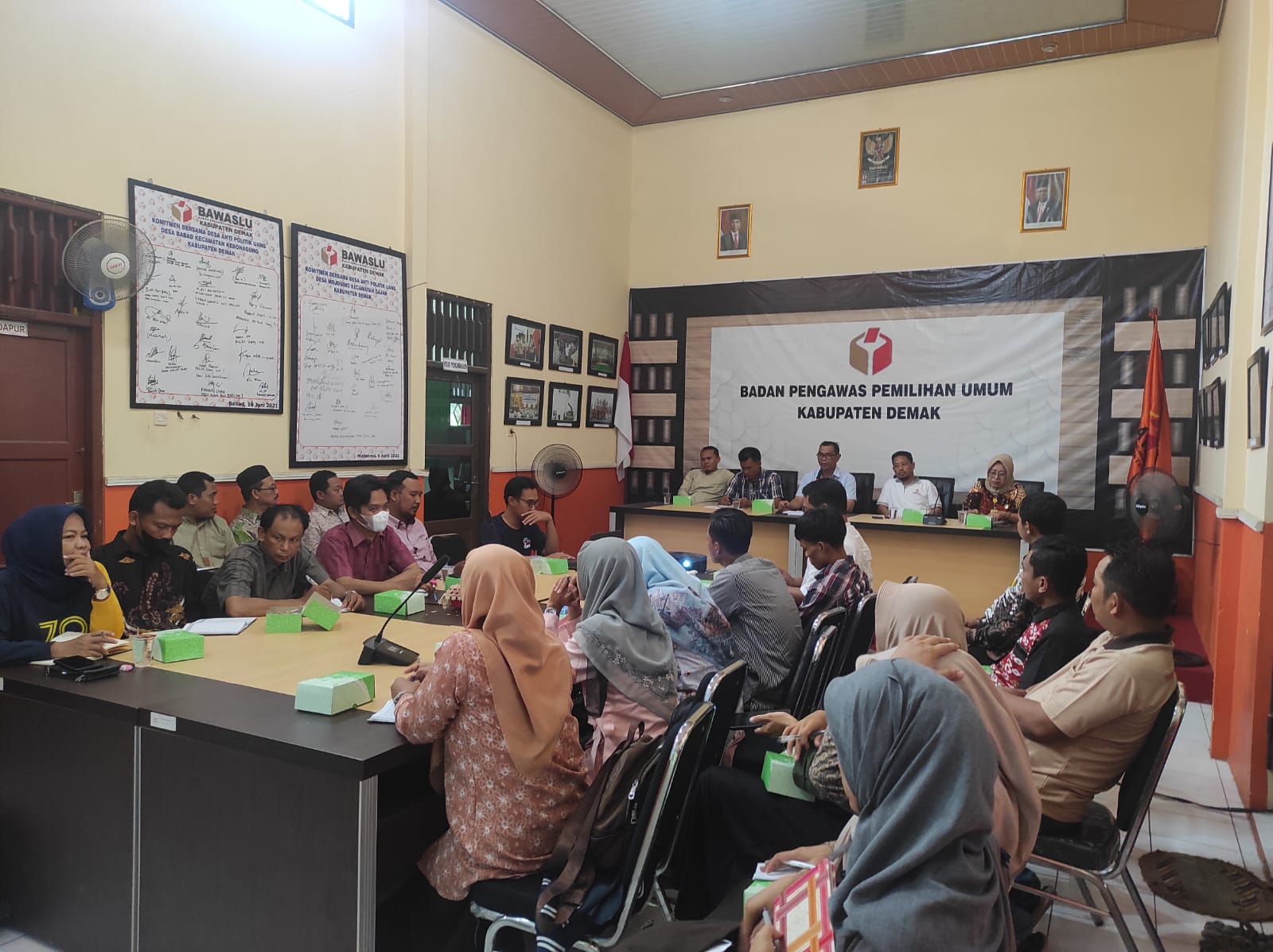 Foto: Rakor Bawaslu Demak bersama Panwascam