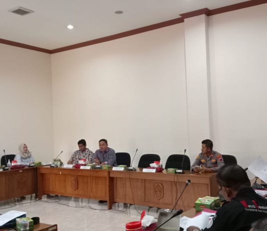 Berlangsung audiensi mempertanyakan tanah sengketa Desa Karangsari Kecamatan Cluwak Pati, Kamis (16/3/2023)