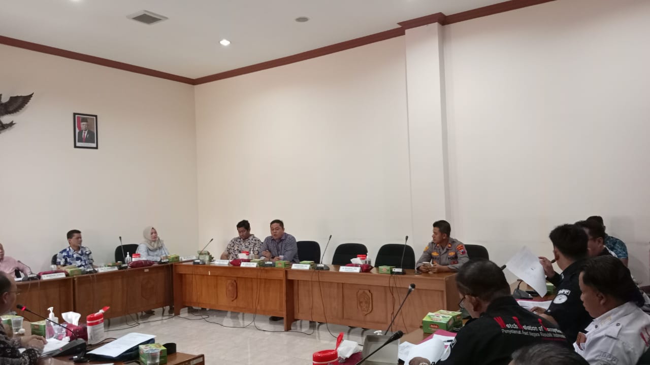 Berlangsung audiensi mempertanyakan tanah sengketa Desa Karangsari Kecamatan Cluwak Pati, Kamis (16/3/2023)