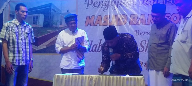 Pj Bupati Pati Resmikan Masjid Bani Solichin di Perumahan Kajar