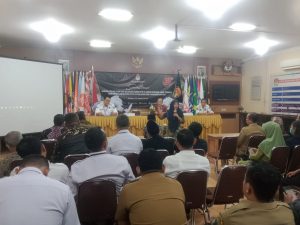 Foto: KPU Provinsi Jawa Tengah saat memberikan sosialisasi di Kantor KPU Kudus yang dihadiri oleh elemen terkait