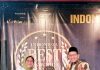 Foto: penyerahan penghargaan Kadis Kominfo Jawa Timur Sherlita Rayna Dewi Agustin kepada Rektor IAIN Kudus Abdurohman Kasdi (istimewa)