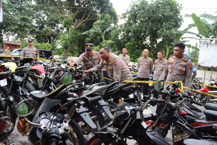 Foto: puluhan motor berhasil diamankan oleh pihak kepolisian Foto: puluhan motor berhasil diamankan oleh pihak kepolisian