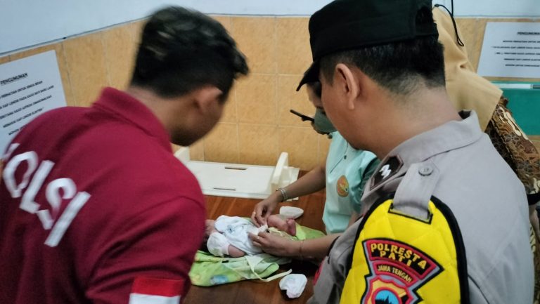 Tega Bayi Mungil Diduga Dibuang Orang Tua Kandungnya