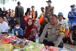 Foto: Kapolres Demak AKBP Budhy Adhy Buono bersama dengan Bupati Demak Eisti'anah dan jajarannya