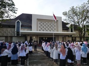 Foto: Upacara peringatan Hari Pendidikan Nasional yang digelar di Halaman Auditorium UMK