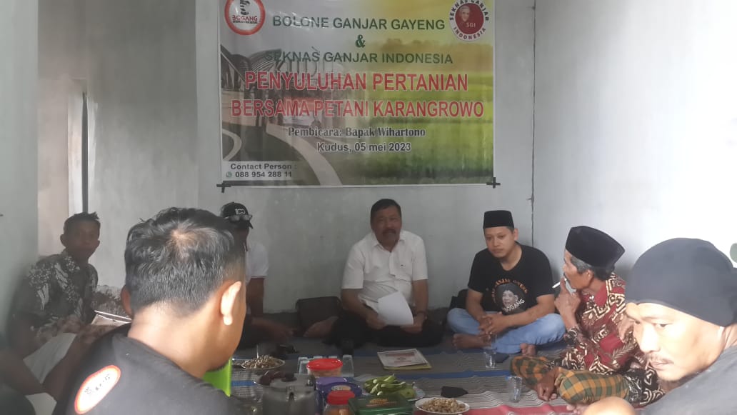 Foto: Jajaran relawan Ganjar menerima dan menyerap aspirasi dari petani di Desa Karangrowo Kecamatan Undaan Kabupaten Kudus pada Jumat (5/5/2023) kemarin.