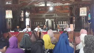 Foto: tampak peserta UMKM Kudus saat mengikuti workshop jaminan produk halal