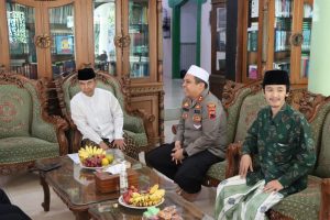 Foto: Silahturahmi Kapolres Demak bersama jajarannya saat silahturahmi di tokoh agama