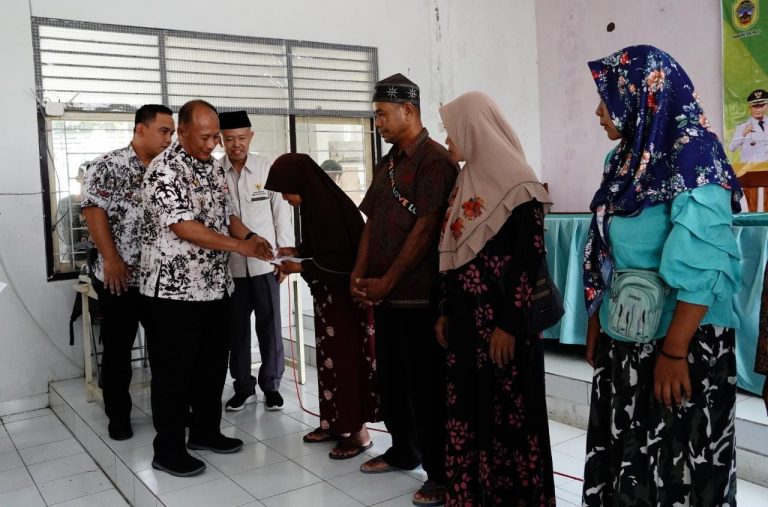 Baznas Salurkan Bantuan Dana Konsumtif bagi Fakir Miskin