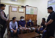 Foto: Pelaku curanmor tampak sedang di introgasi oleh pihak kepolisian